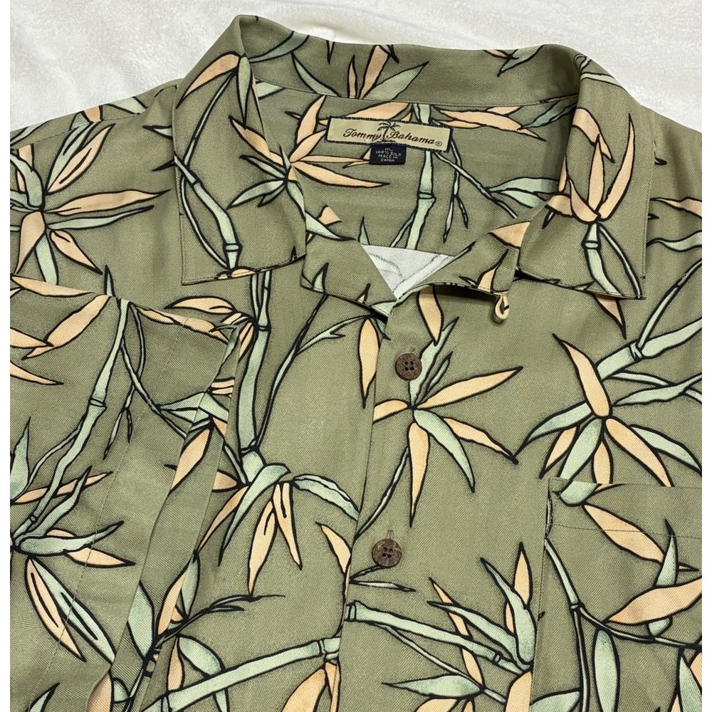 Tommy Bahama 100% Silk Short Sleeve Button Down Shirt Mens XL Floral Hawaiian